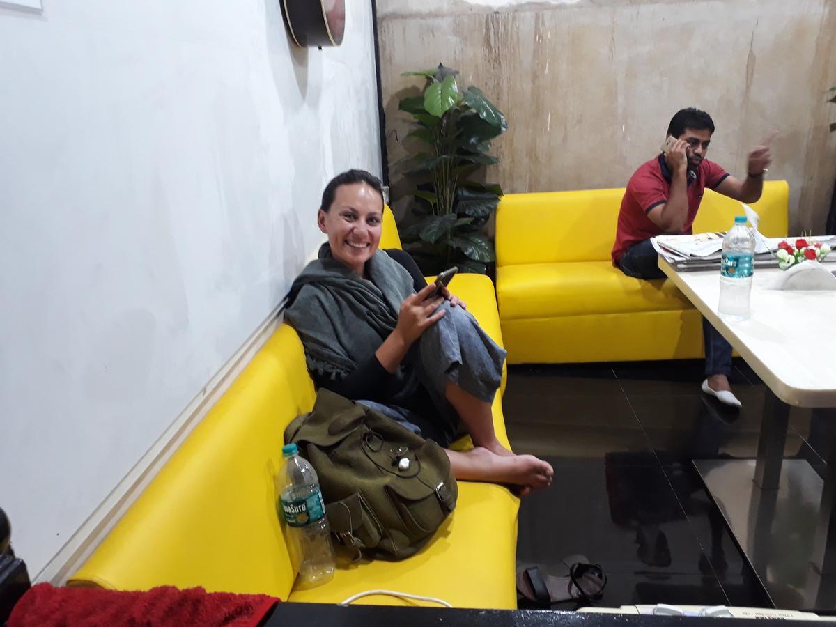 Town Hostel Mumbai - Ac Dormitory מראה חיצוני תמונה